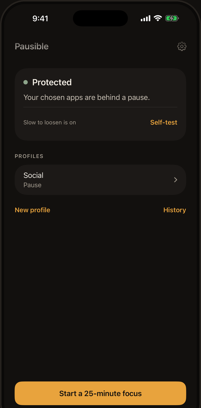 Pausible's home screen: a Protected status card with a Self-test link, one profile, Social on Pause, and a button to start a 25-minute focus.